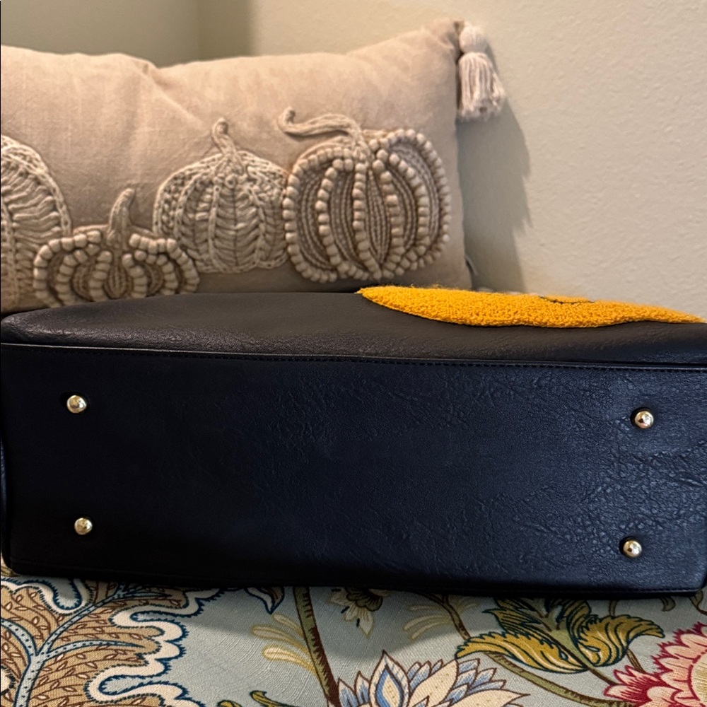 Stylish Navy Tote with Golden Dog Design - Picture 8 of 9